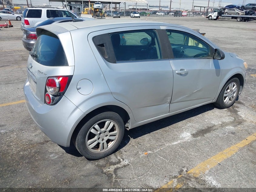 2013 CHEVROLET SONIC auction photo 4