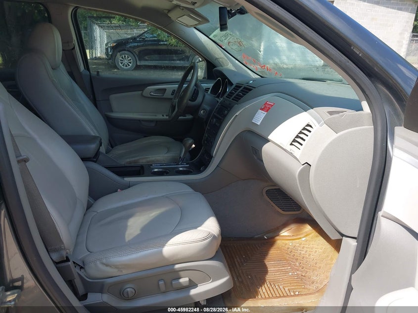 2010 CHEVROLET TRAVERSE auction photo 5