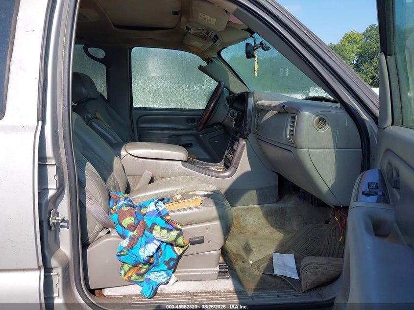 2005 GMC YUKON auction photo 5