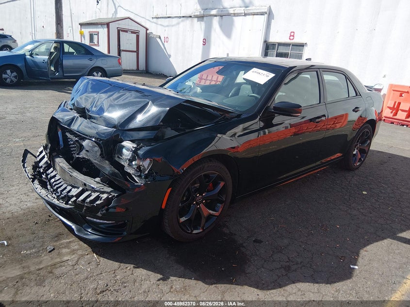 2022 Chrysler 300, Front End, IAAI, VIN 2C3CCABT0NH193792 — photo 2