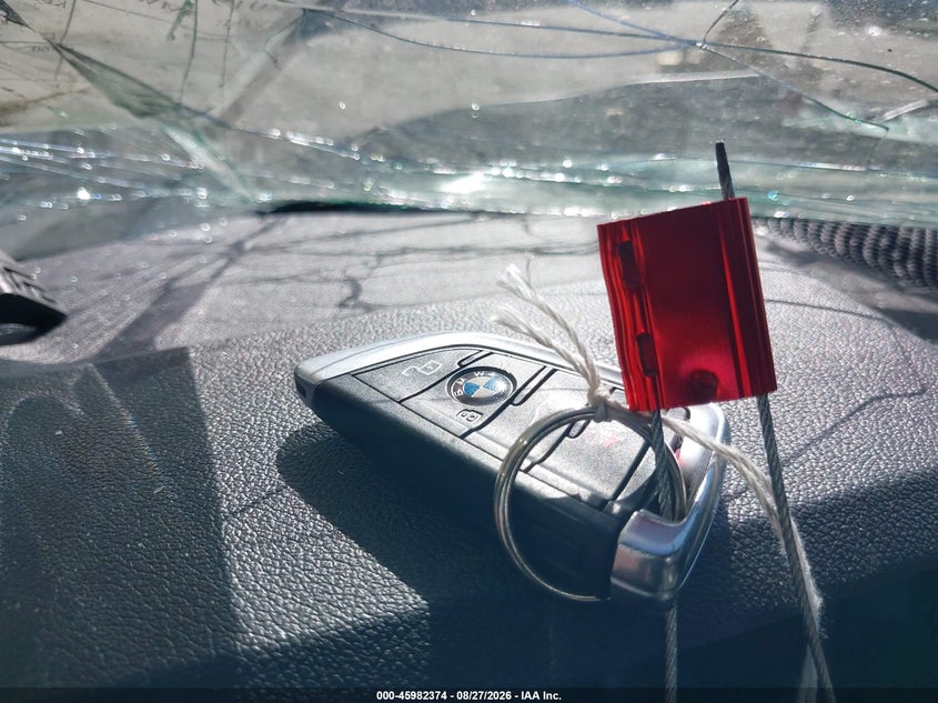 2019 BMW 330I · Фото 11