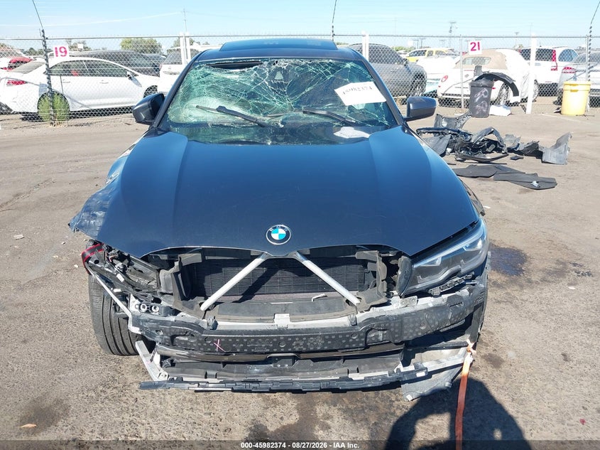 2019 BMW 330I · Фото 12