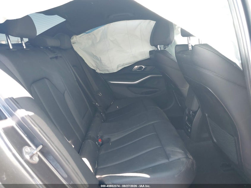 2019 BMW 330I · Фото 8