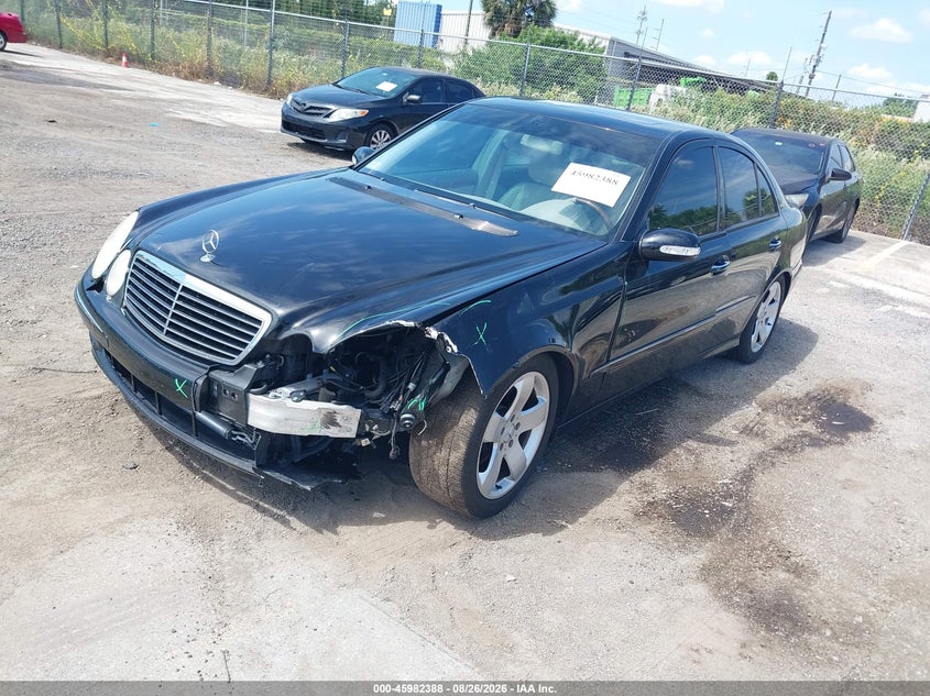 2006 Mercedes-Benz E 500, Front End, IAAI, VIN WDBUF70JX6A878098 — photo 2