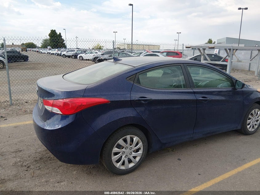 2011 HYUNDAI ELANTRA auction photo 4