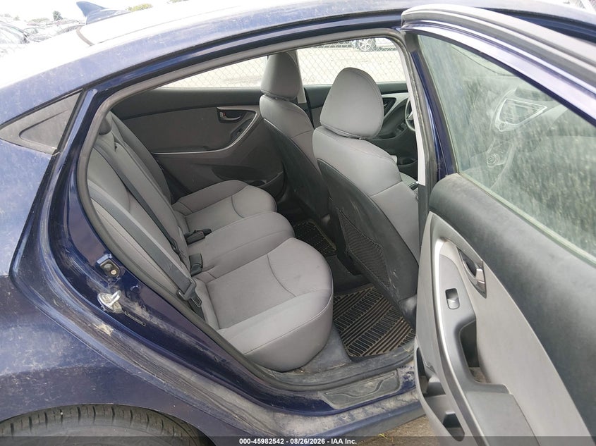 2011 HYUNDAI ELANTRA auction photo 8
