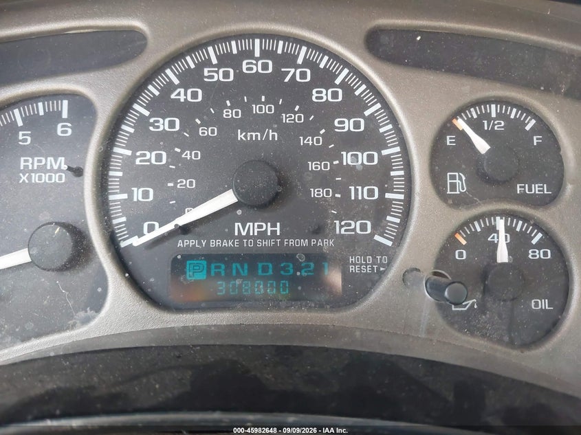 2002 GMC YUKON auction photo 7
