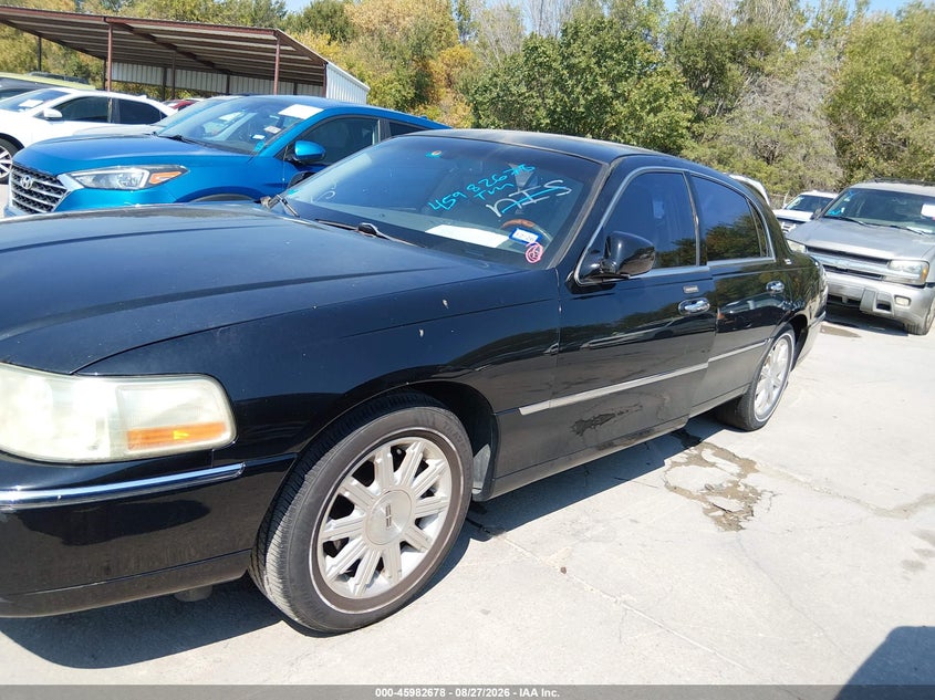 LINCOLN TOWN CAR 2011 VIN 2LNBL8CVXBX751743