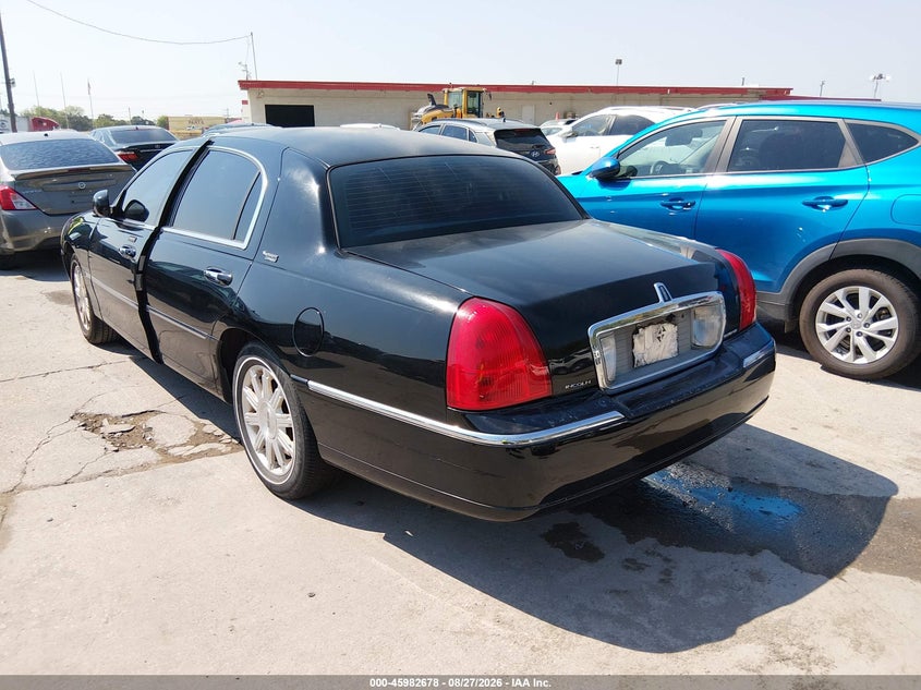 Vin: 2lnbl8cvxbx751743, lot: 46481929, lincoln town car signature limited 20113
