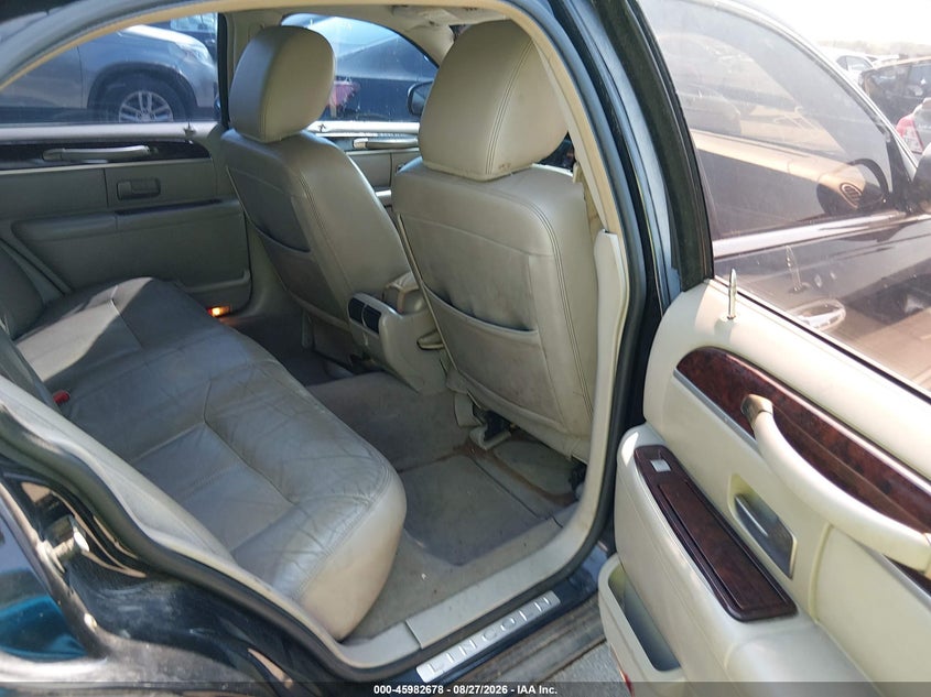 2011 LINCOLN TOWN CAR auction photo 8