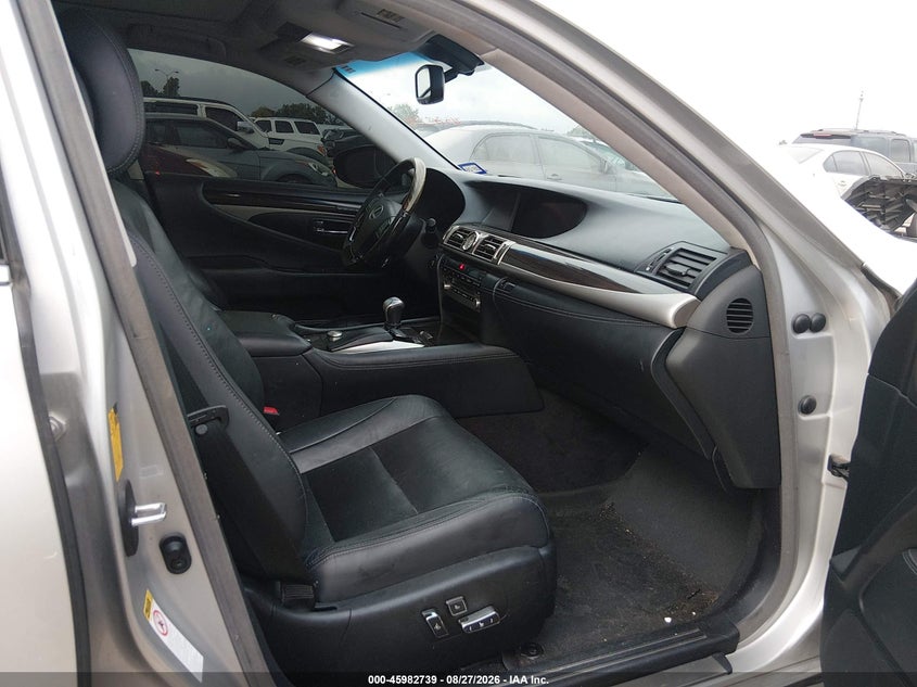 2014 LEXUS LS 460 auction photo 5