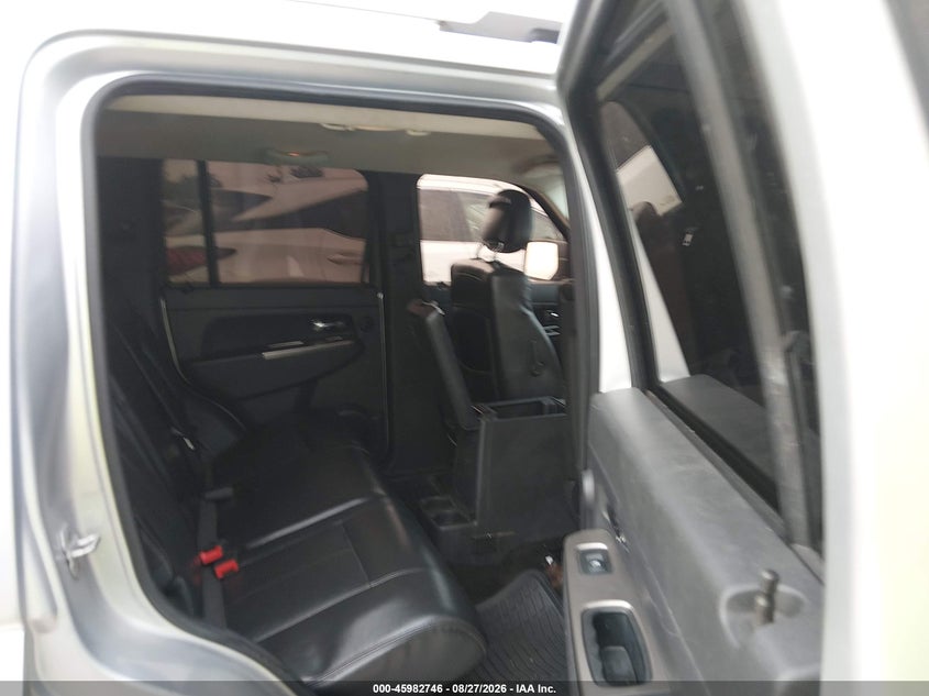 2012 JEEP LIBERTY auction photo 8