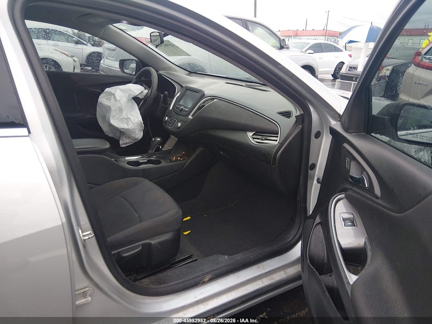 2017 CHEVROLET MALIBU auction photo 5