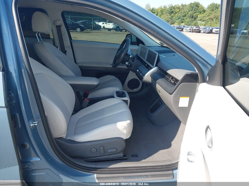 lot image 4