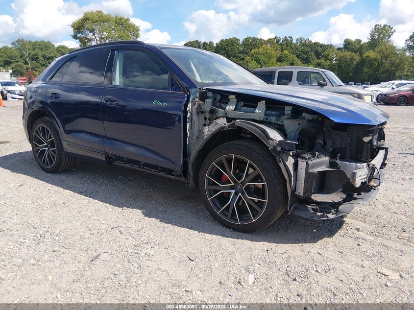 AUDI Q8