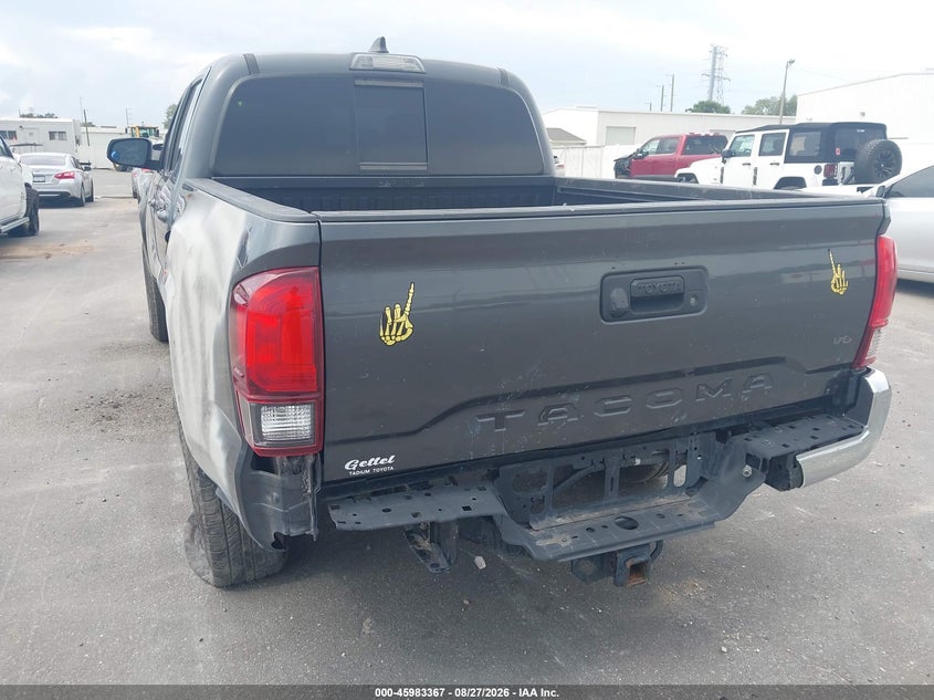 Photo 6 - TOYOTA TACOMA