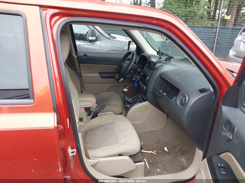 2010 JEEP PATRIOT auction photo 5