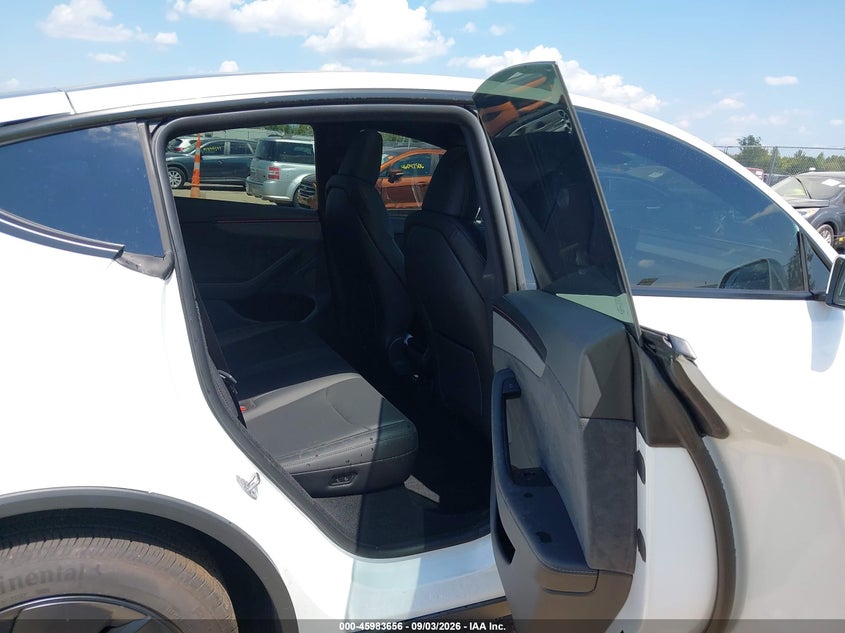TESLA MODEL Y 2026 VIN 7SAYGDEE3TF636348