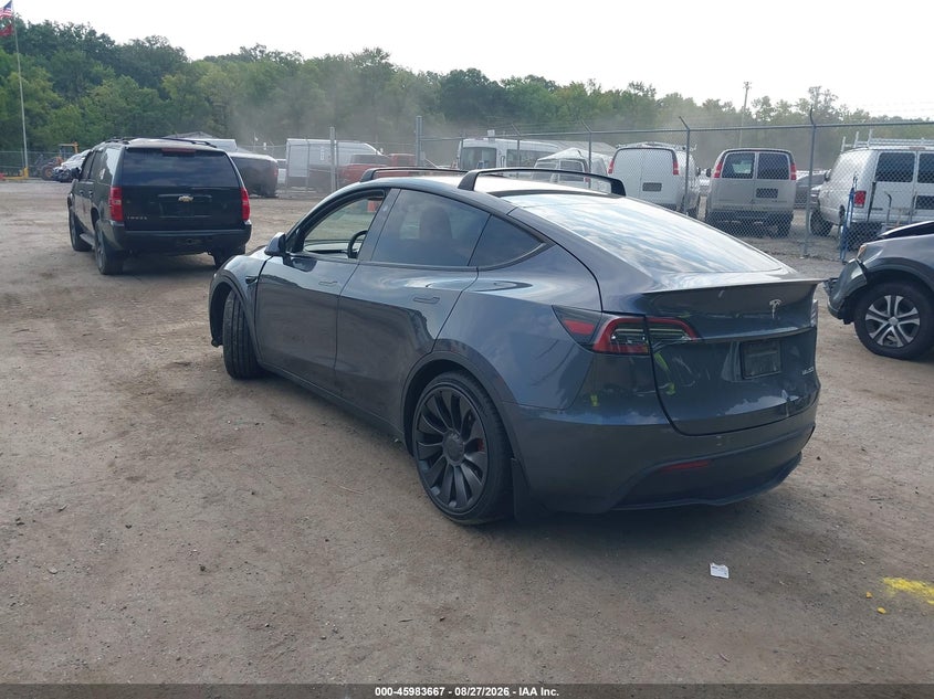 TESLA MODEL Y - zdjęcie 3