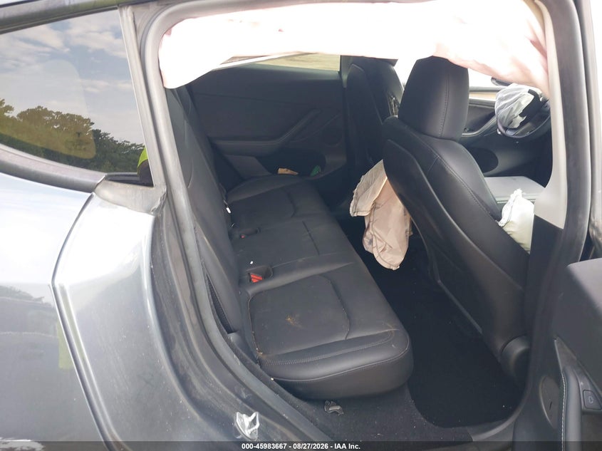 TESLA MODEL Y - zdjęcie 8