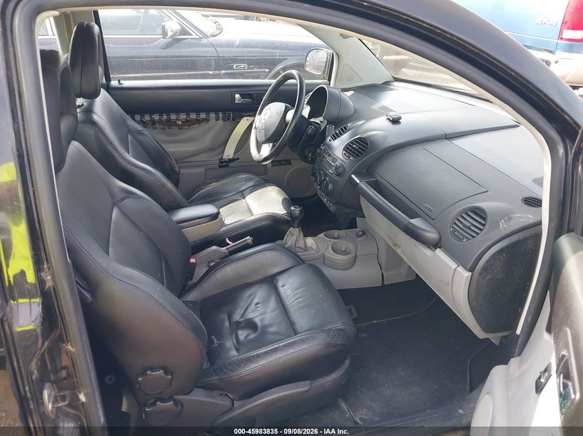 2002 VOLKSWAGEN NEW BEETLE auction photo 5