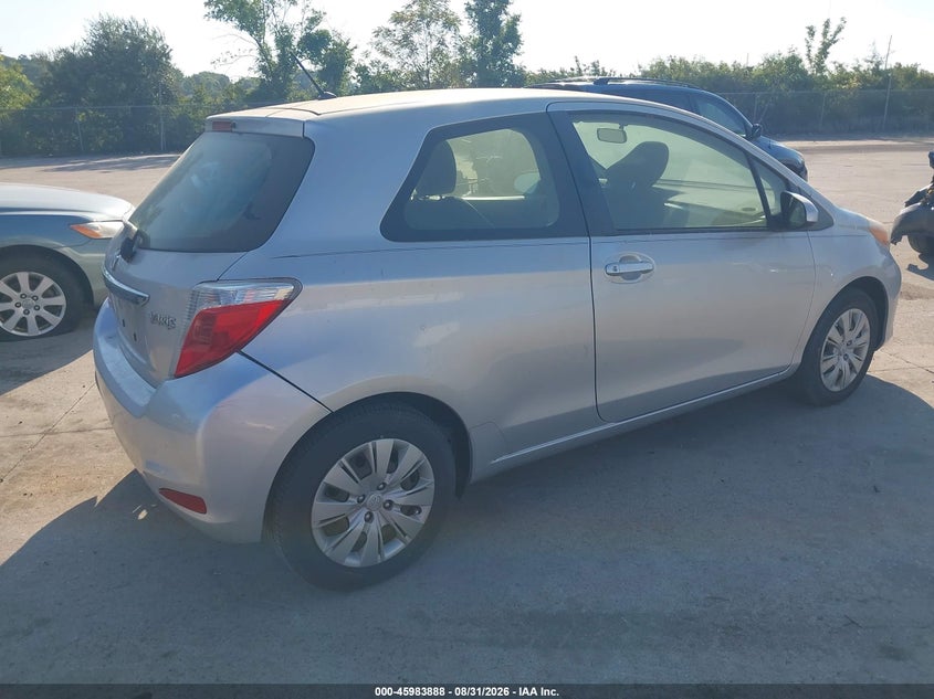 2013 TOYOTA YARIS auction photo 4