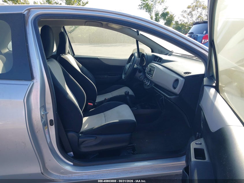 2013 TOYOTA YARIS auction photo 5