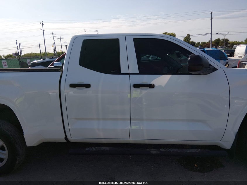 TOYOTA TUNDRA - zdjęcie 13