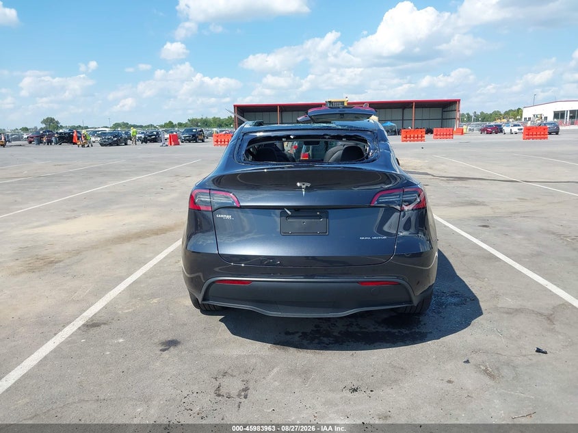 2025 Tesla Model Y (VIN: 7SAYGDEE0SF282688)