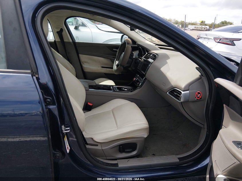 2017 JAGUAR XE auction photo 5