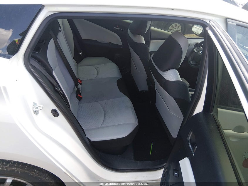 TOYOTA PRIUS - zdjęcie 8
