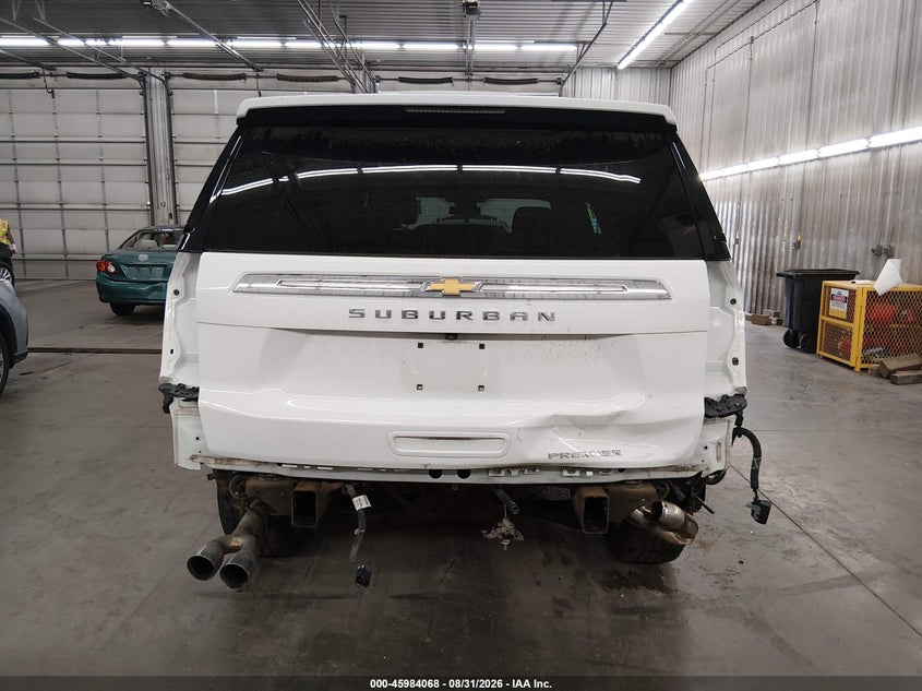 CHEVROLET SUBURBAN - zdjęcie 17