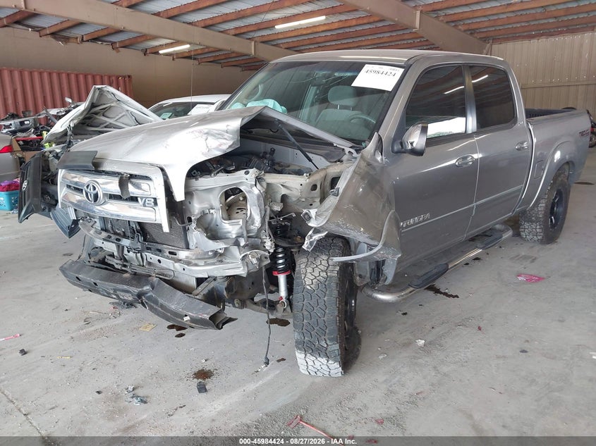2004 Toyota Tundra, Front End, IAAI, VIN 5TBDT44154S455487 — photo 2