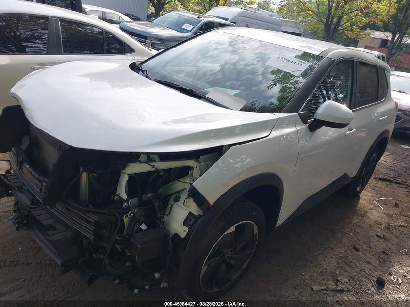 2025 Nissan Rogue, Front End, IAAI, VIN JN8BT3BA5SW009482 — photo 2