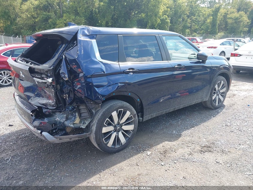 2026 MITSUBISHI OUTLANDER auction photo 4