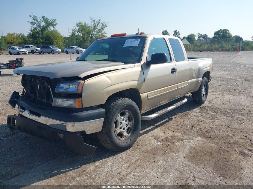2003 Chevrolet Silverado, Front End, IAAI, VIN 2GCEK19T431389558 — photo 2
