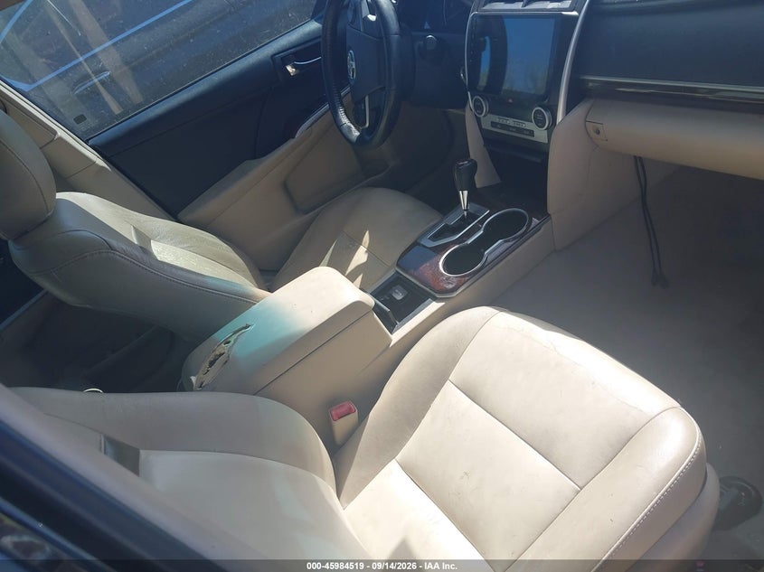 2014 TOYOTA CAMRY auction photo 5