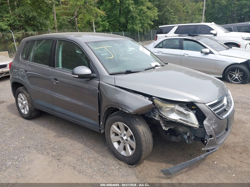 2010 VOLKSWAGEN TIGUAN auction photo 1
