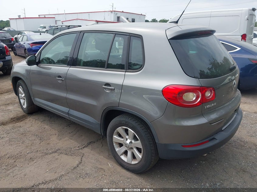 2010 VOLKSWAGEN TIGUAN auction photo 3