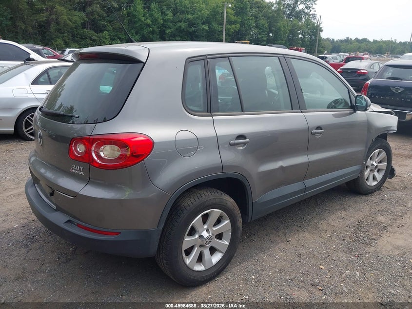 2010 VOLKSWAGEN TIGUAN auction photo 4