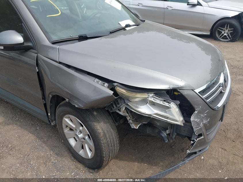 2010 VOLKSWAGEN TIGUAN auction photo 6