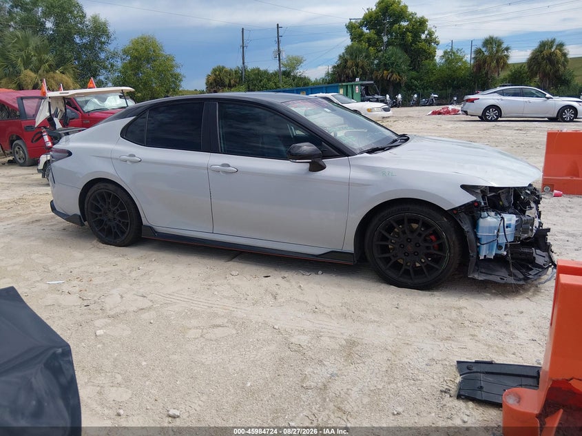 TOYOTA CAMRY - zdjęcie 14