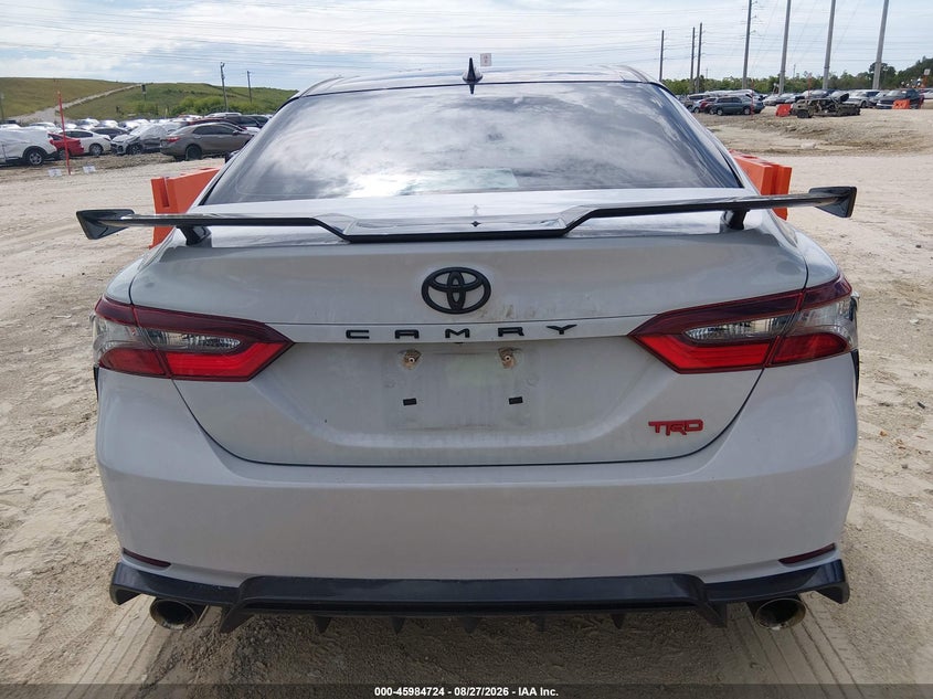 TOYOTA CAMRY - zdjęcie 17