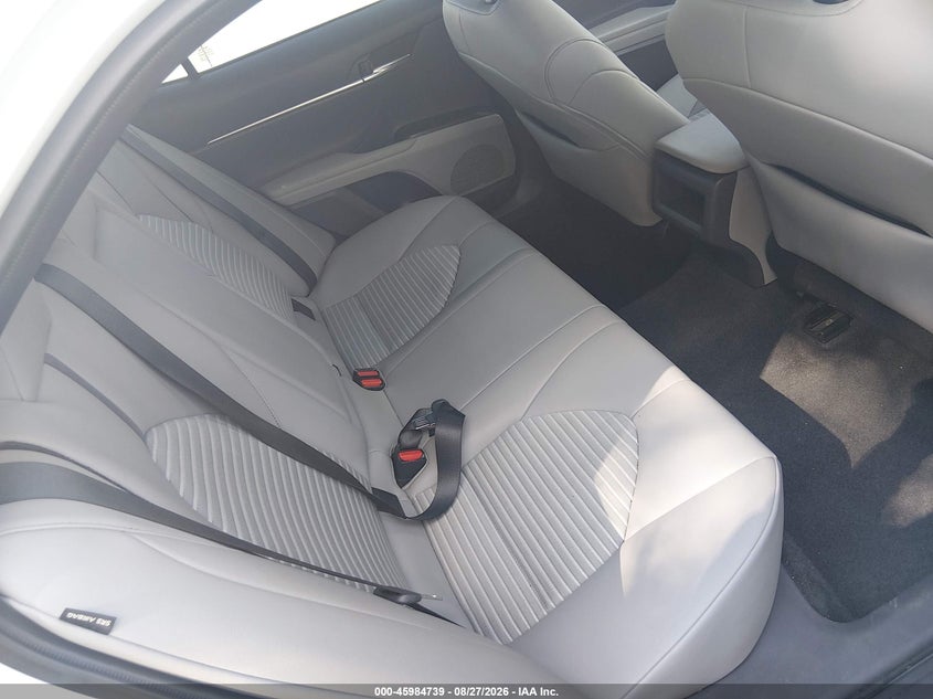 TOYOTA CAMRY - zdjęcie 8