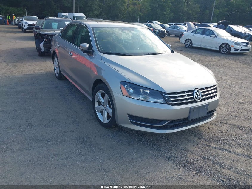 2013 VOLKSWAGEN PASSAT auction photo 1