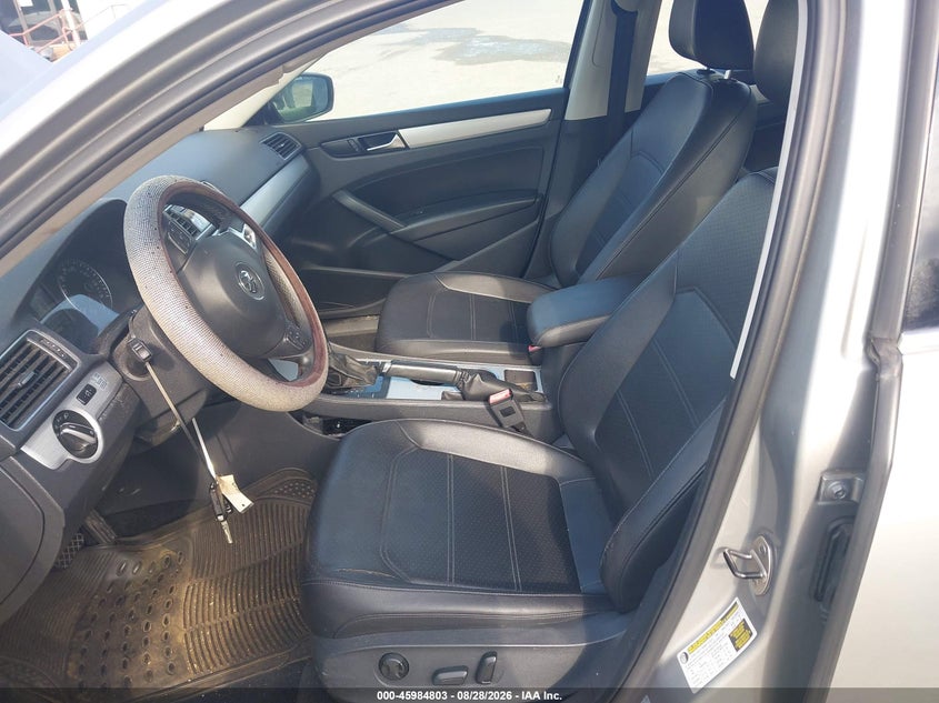 2013 VOLKSWAGEN PASSAT auction photo 5
