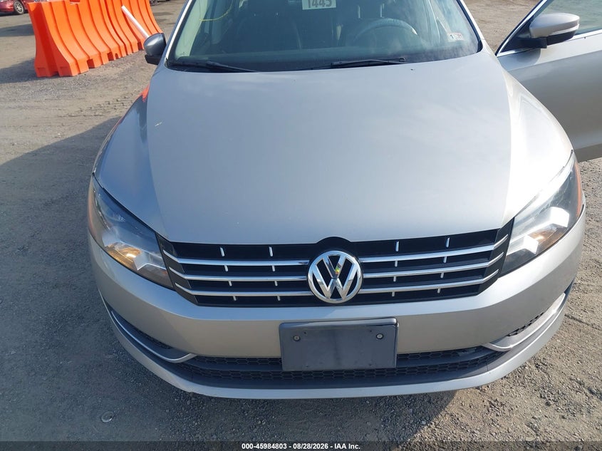 2013 VOLKSWAGEN PASSAT auction photo 6