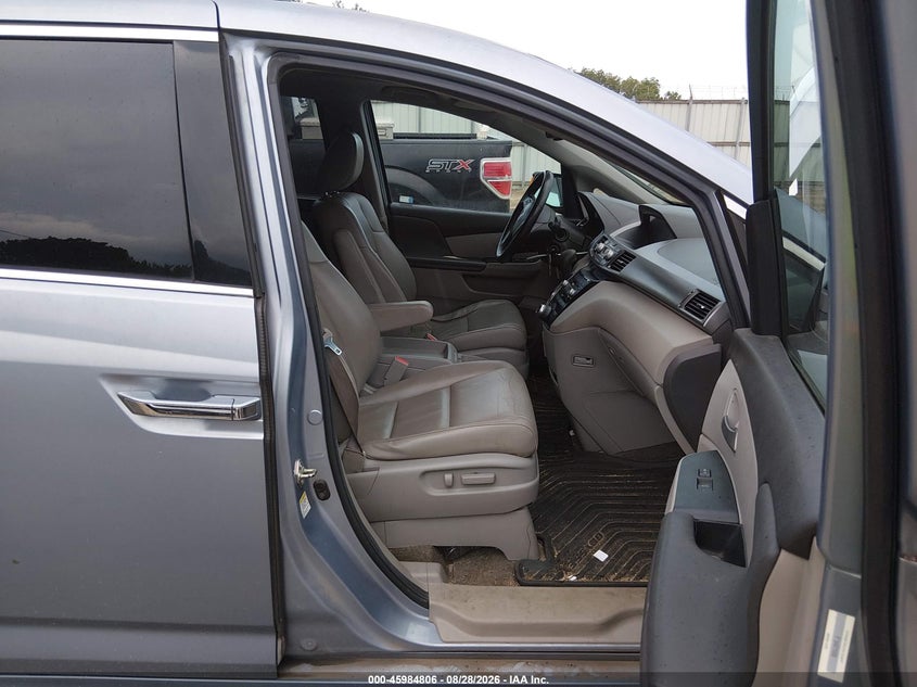 2013 HONDA ODYSSEY auction photo 5