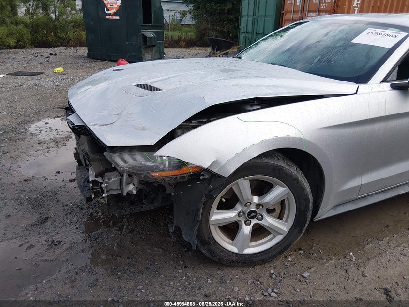 FORD MUSTANG - zdjęcie 6