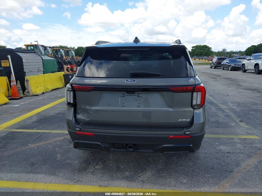 2025 Ford Explorer (VIN: 1FMUK8KH5SGC27574)